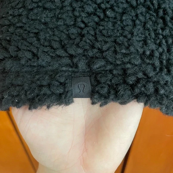 Lululemon black sherpa pullover sweater NWOT - Picture 3 of 5